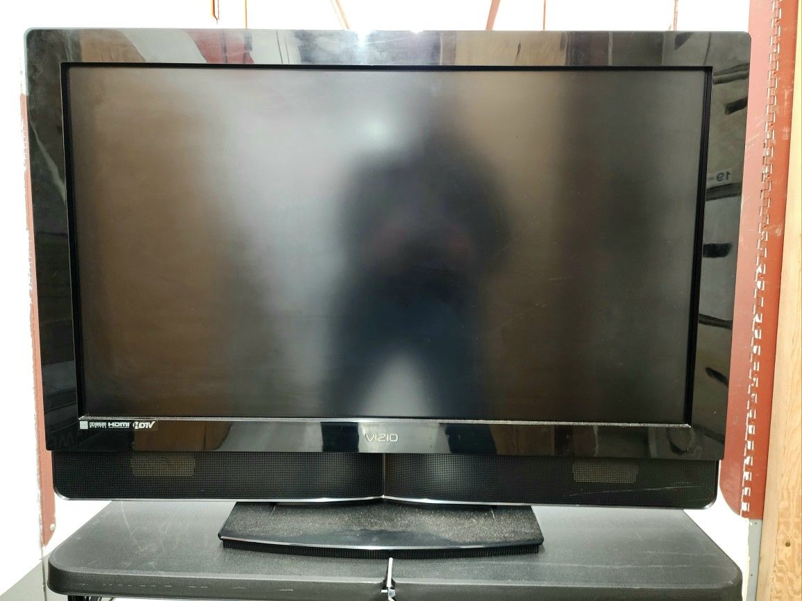 37" Vizio Flatscreen TV LCD HD HDMI