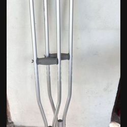 Crutches Set 