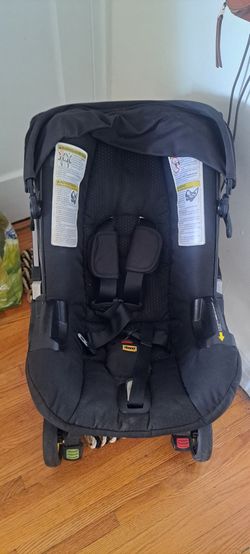 Doona stroller expiration date 2029/07/22 very good condition