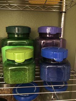 Food storage containers 