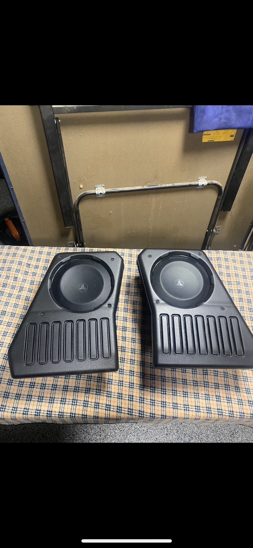Jeep 2009 Jl Speakers Stealth Box Left And Right Missing Brackets 1800.00 Total