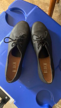 Tap dancing shoes