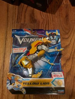 DreamWorks- Voltron Legendary Yellow Lion Basic Action Figure