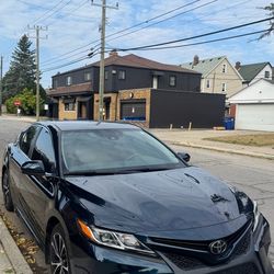 2020 Toyota Camry · SE Special Edition Sedan 4D