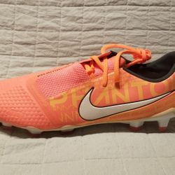 Nike Phantom venom Pro Size 9