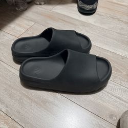 Yeezy slides 2024
