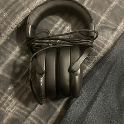 Gaming headphones