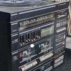 Magnavox Stero & Speakers      $50