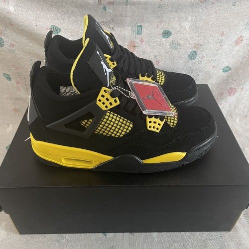 Air Jordan 4 Yellow And Black Stitching Sneakers Size 10