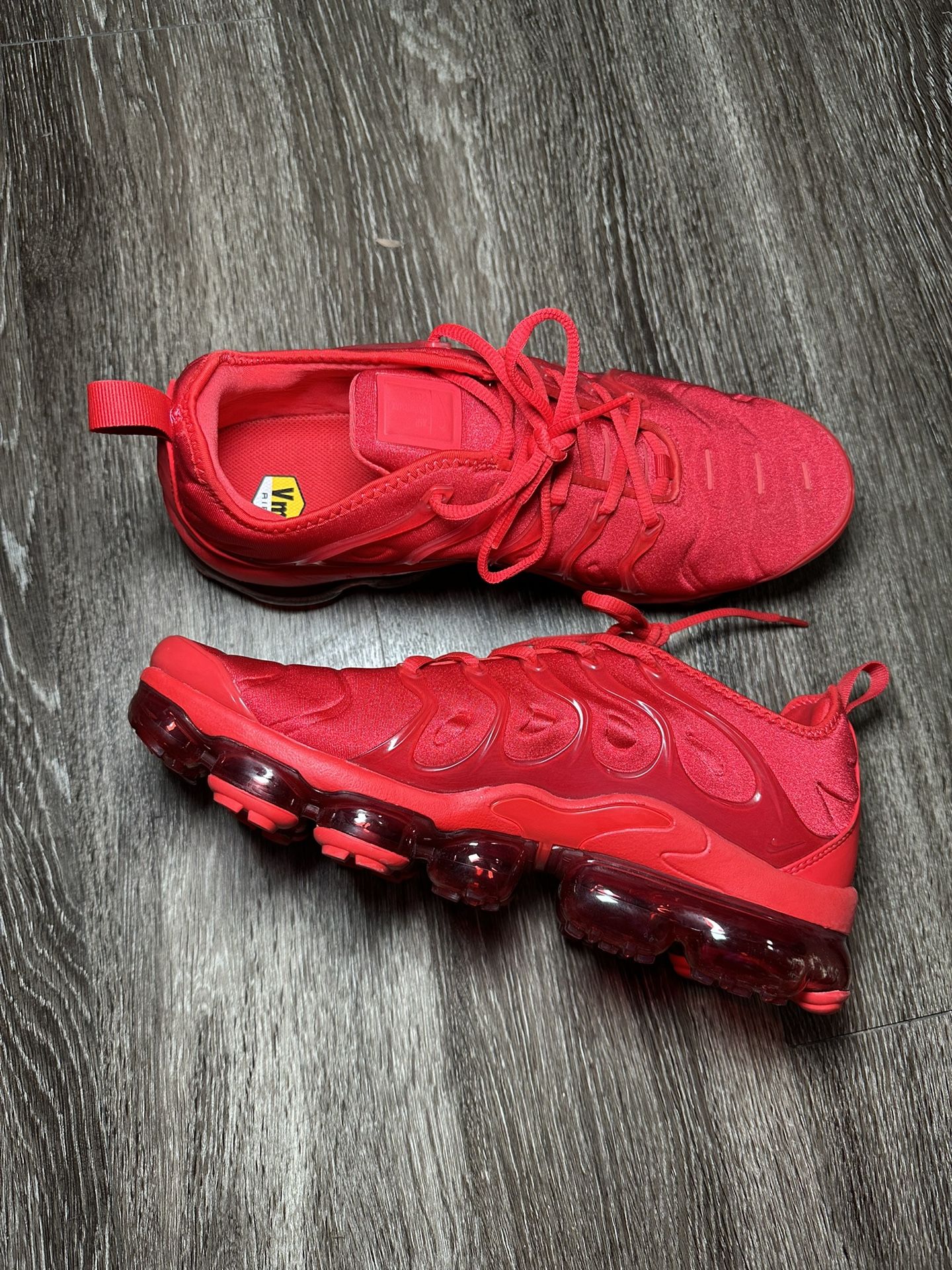 Nike Air Vapor Max Triple Red Size 11 Brand New Without Box