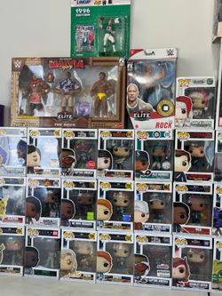 200 Funkos 28 action figures lot