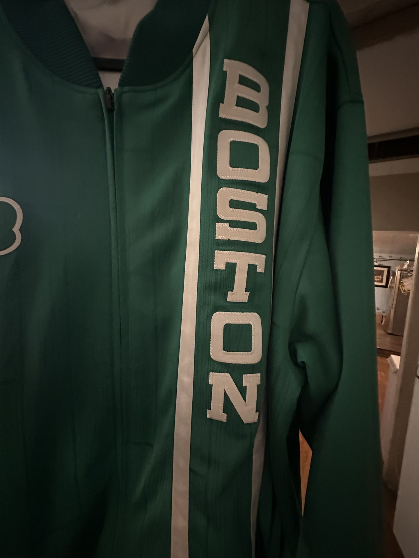 Mitchell & Ness Men's Boston Celtics Hoodie for Sale in Ardsley, NY -  OfferUp