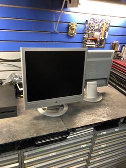 17” computer monitor in perfect working order $15 includes power cord