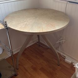 Round Table 