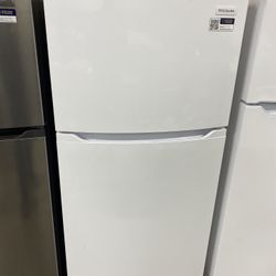 Frigidaire  FFHT1425VW 28 Inch Top Freezer Refrigerator with 13.9 Cu. Ft. Capacity 