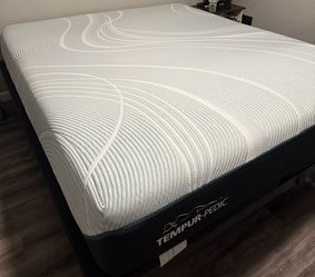 Tempur-Pedic Proadapt Mattress (Cal-King)