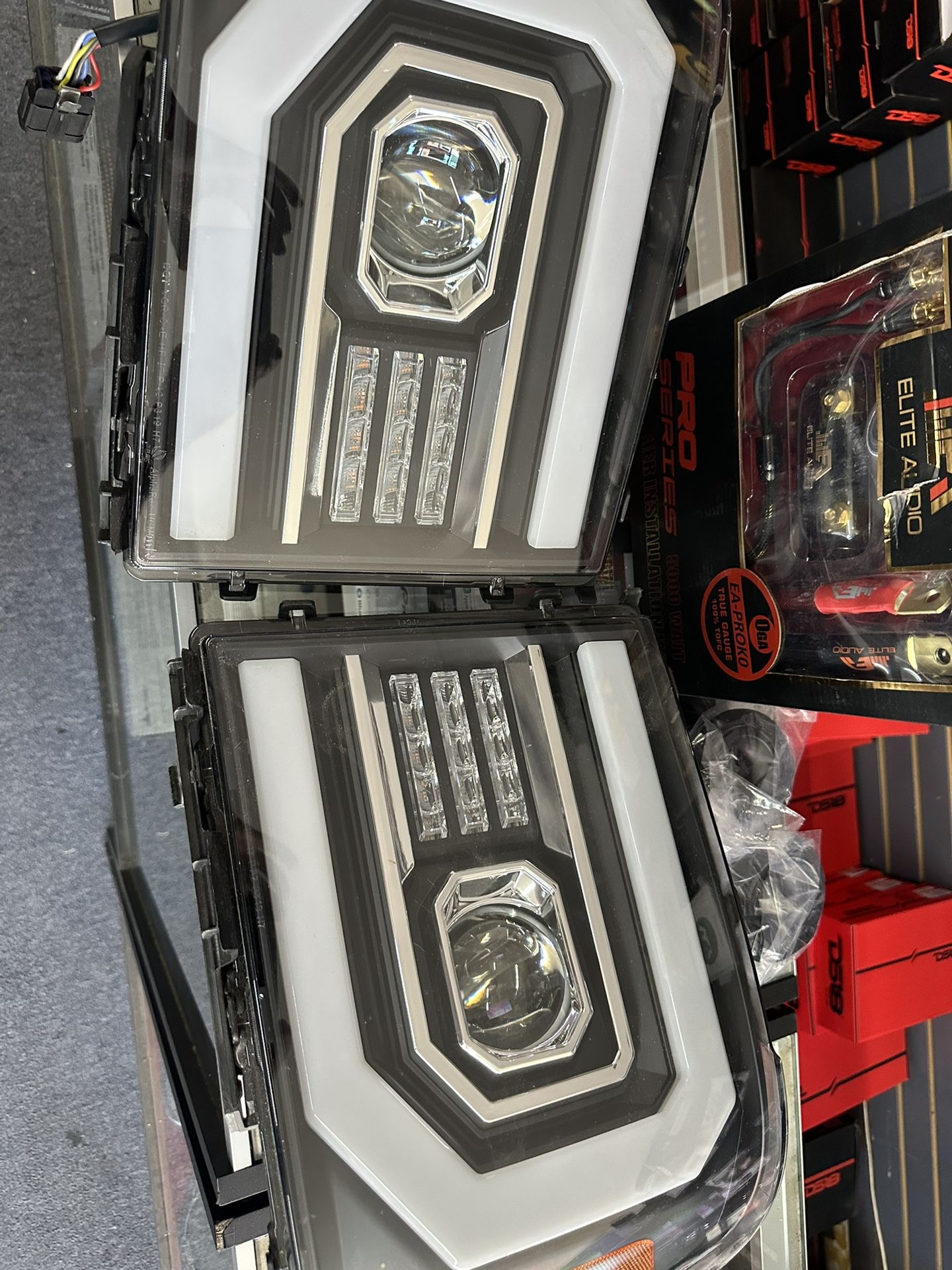 07-13 GMC Sierra Headlights Used