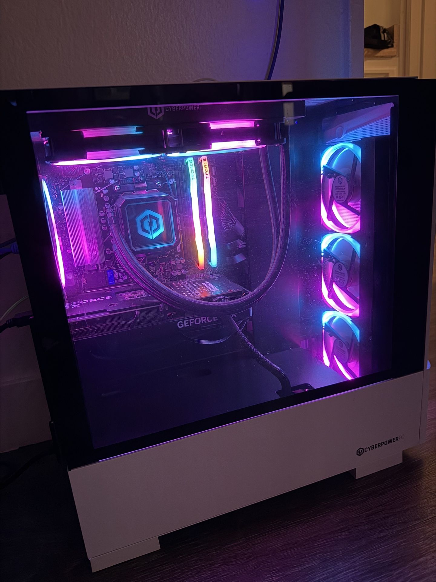 CyberPowerPC - Gamer Supreme Gaming Desktop - AMD Ryzen 7 7800X3D - 32GB Memory - NVIDIA GeForce RTX 4070 SUPER 12GB - 2TB SSD - White