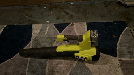 Blower with the battery included