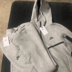 men’s nike tech outfit 