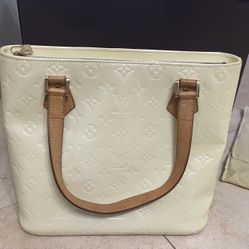 AUTH Louis Vuitton Houston Pearl Bag