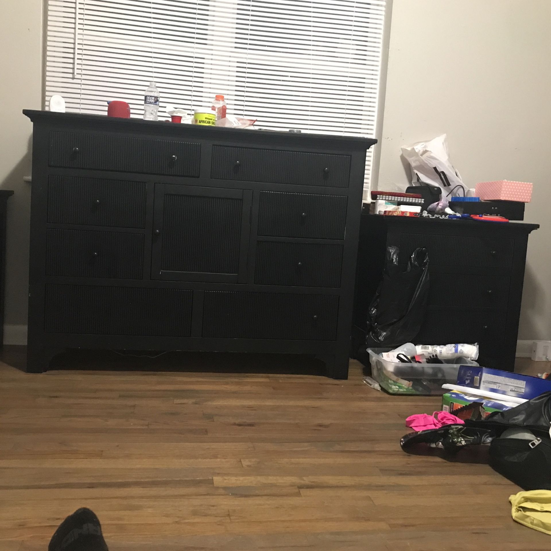 Dresser And Two Nightstands. 500