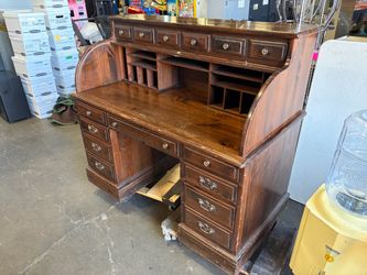 Vintage Kling Roll-Top Desk – Lots of Storage