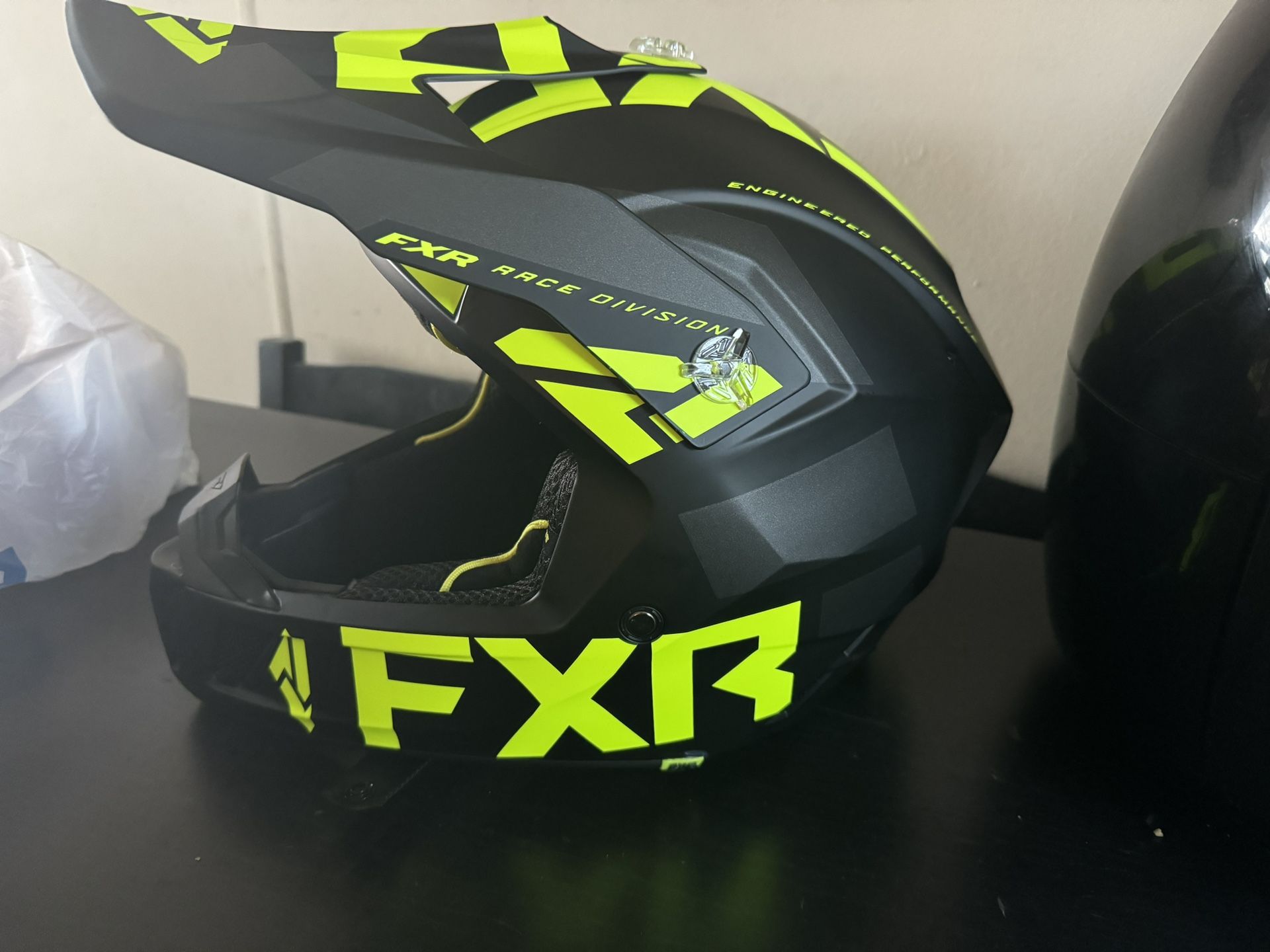 brand New FXR Clutch helmet