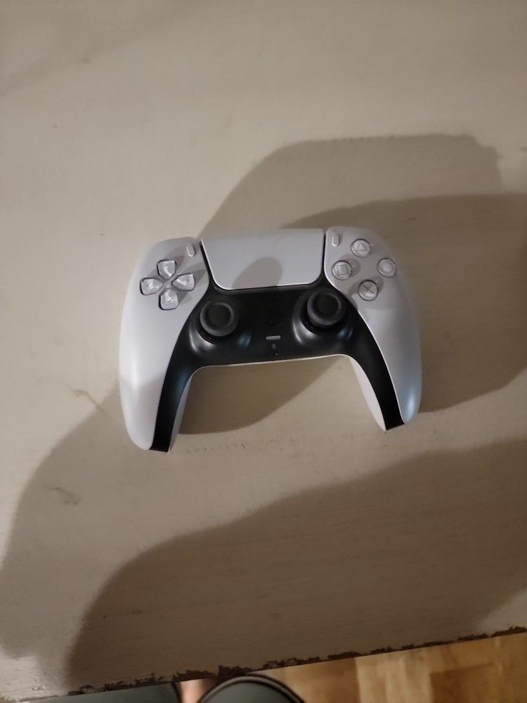 A Ps5 Controller