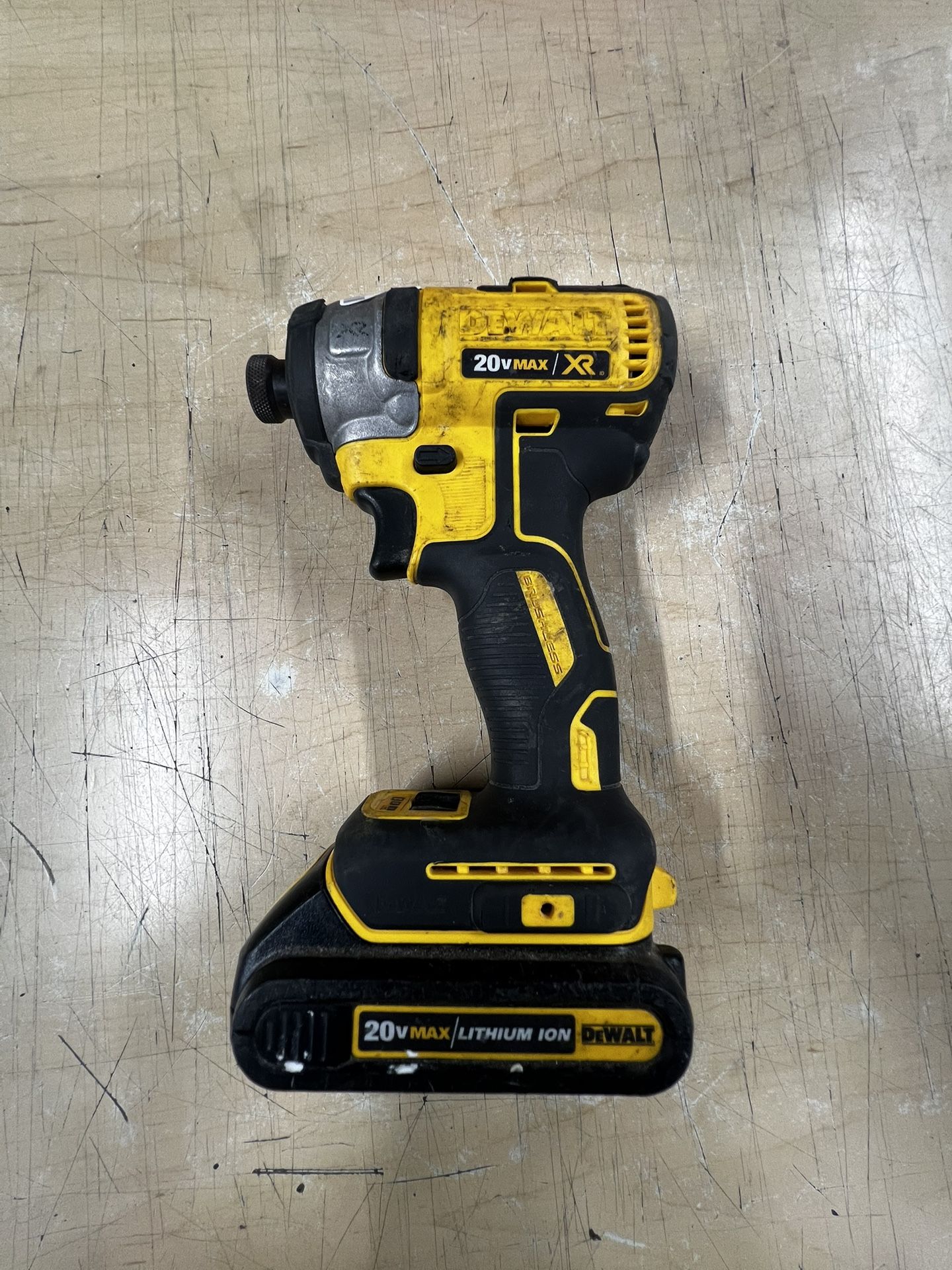 DEWALT IMPACT DRIVER W/ BATTERY NO CHARGER SELLING FOR $99 ‼️