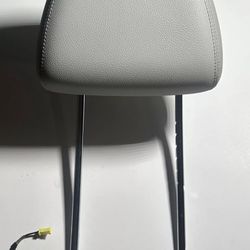 10-16 Mercedes-Benz E350 E550 Front Driver or Passenger Headrest Light Gray