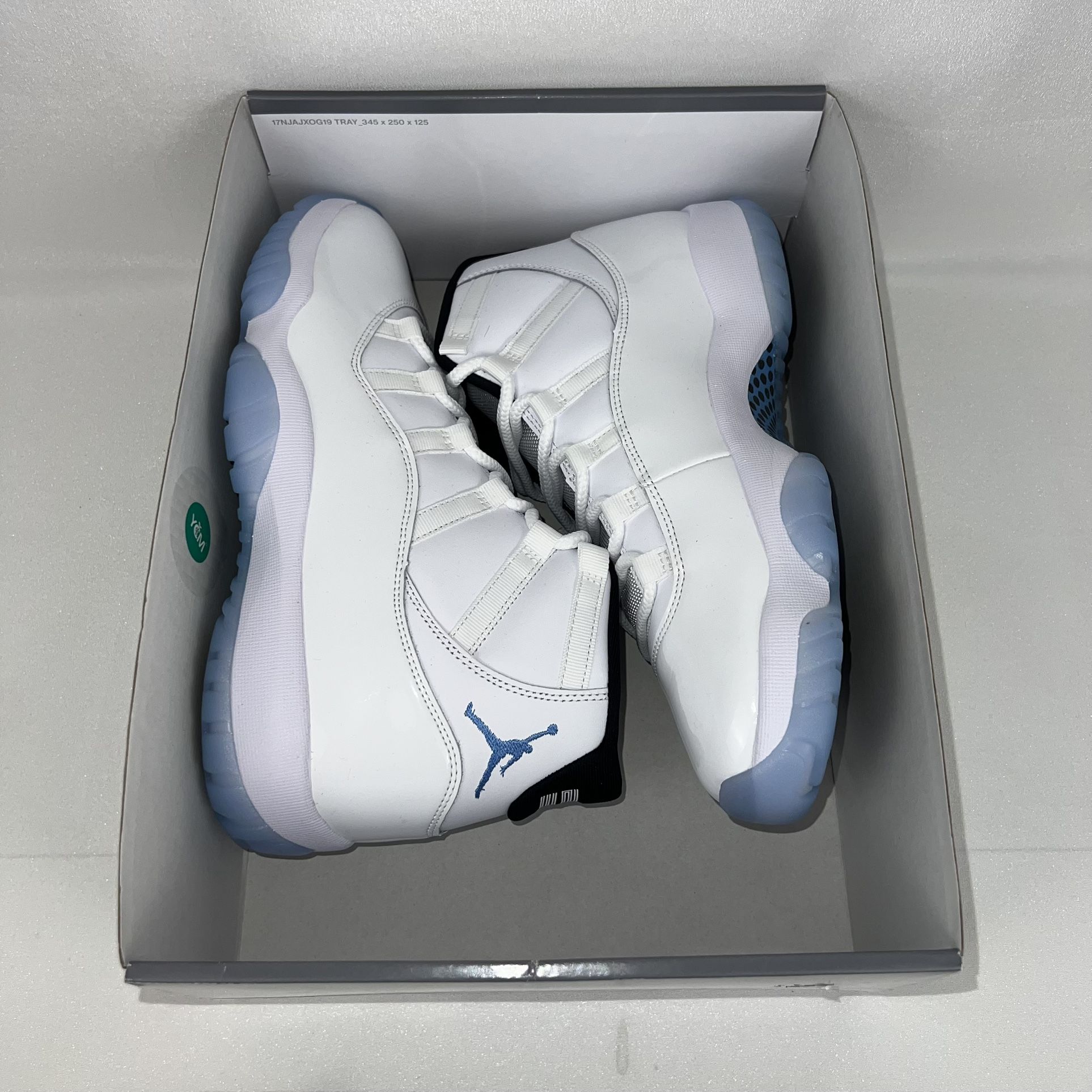 Jordan 11 Retro Legend Blue (2024)