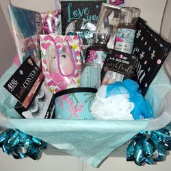 Mother's Day "Hello Beautiful" Bath & Body Works Beauty Gift Basket! 