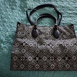 Louis Vuitton Purse
