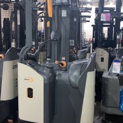 Crown Reach Forklift