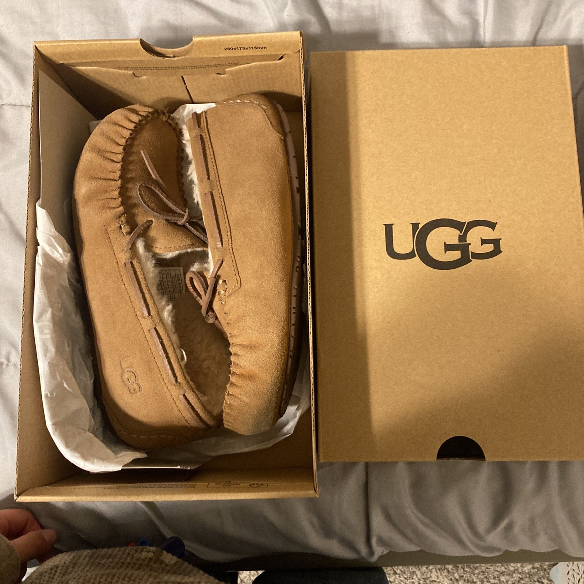 UGGS kids Dakota