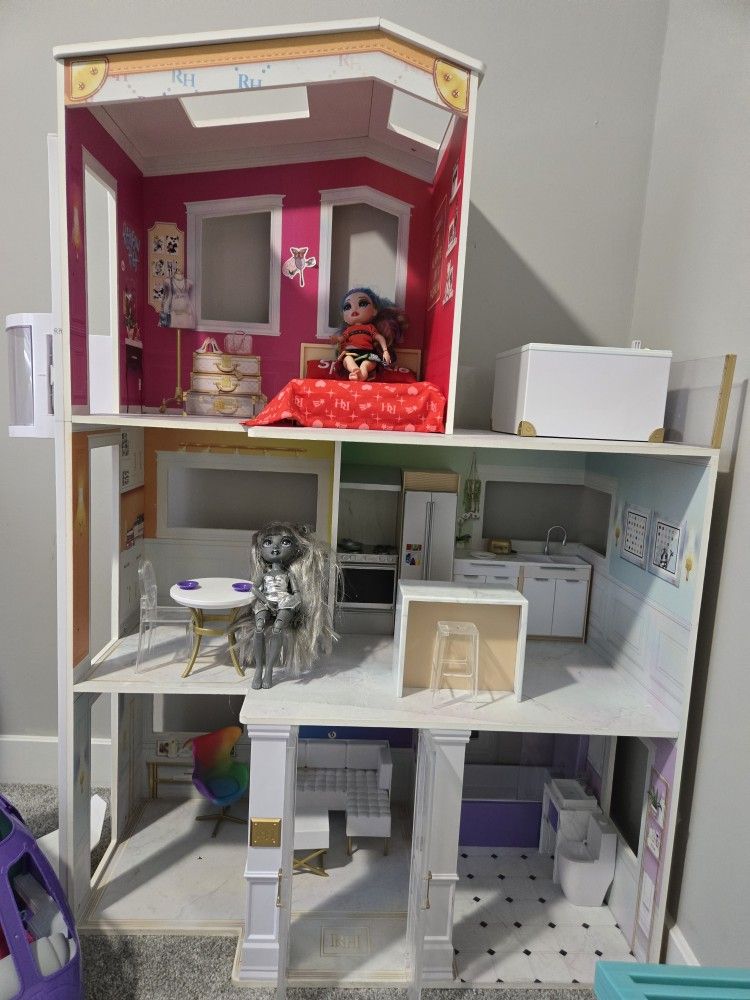 Rainbow High 4 Ft Doll House