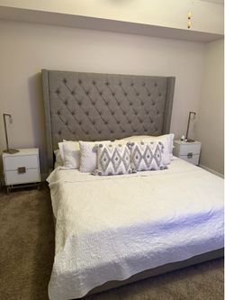 king bed with nightstands