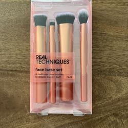 Real Techniques Makeup Brushes – Brand New (Below Retail!)