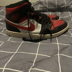 Jordan 1 Mid Size 9.5
