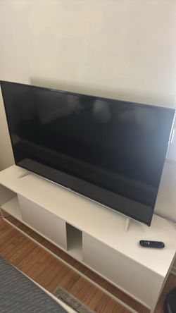 White Tv Stand In Excellent Condition