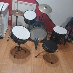 DRUM SET FOR SALEEEEE!