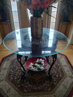 Elegant Round Glass Foyer / Entryway Accent Table