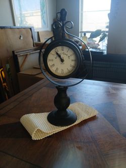 Clock thermometer deco