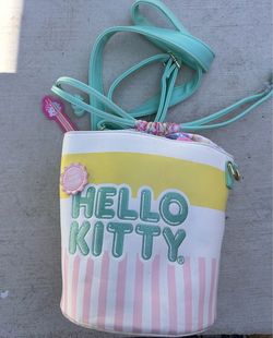 Hello Kitty Sanrio Loungefly Cup O Noodles Bucket bag