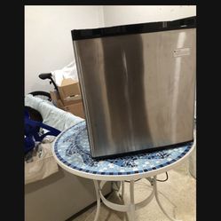 New Mini Fridge 