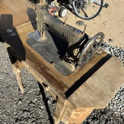Sewing Machine Year 1900 Classic 