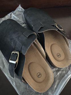 New Cloggs Sz 10 Black 