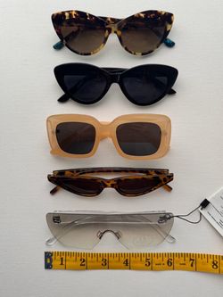 Bundle of women’s trendy sunglasses