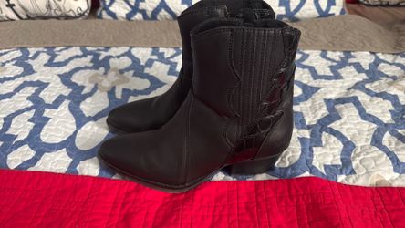 Black Short Cowboy Boots